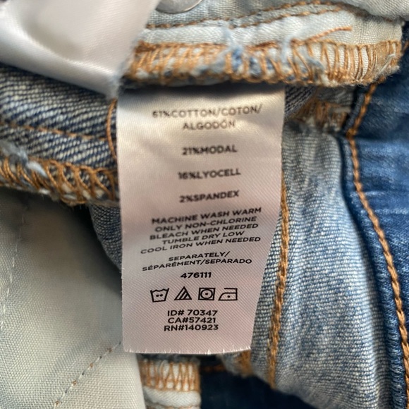 LOFT modern skinny fit denim. Stripe detail on sides of the legs.Size 8 - Picture 5 of 5